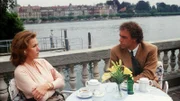 Christa (Gaby Dohm) bespricht mit Prof. Vollmers (Christian Kohlund) ihre Übersiedlung nach Konstanz.