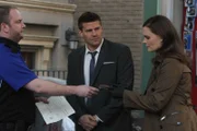 BU: Special Agent Seeley Booth (David Boreanaz) und Dr. Temperance "Bones" Brennan (Emily Deschanel)BB: siebte Staffel, OT: The Warrior in the Wuss Bones VII Ep 10_02