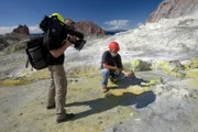 Vulkanologe Bradley Scott auf White Island.