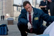 FBI-Agent Peter Burke (Tim DeKay)