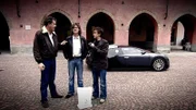 Jeremy Clarkson (l.), James May (M.) und Richard Hammond mit einem Bugatti Veyron in Alba.