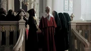 Kardinal Richelieu (Pierre Aussedat) am Sarg seines verstorbenen Vertrauten Père Joseph