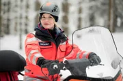Julia Berger (Mirka Pigulla) im Einsatz als Wettkampfärztin bei der Biathlon Junioren-WM in Oberhof