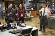 (v.l.n.r.) Jake Peralta (Andy Samberg); Amy Santiago (Melissa Fumero); Charles Boyle (Joe Lo Truglio)