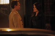 Da Robin (Cobie Smulders, r.) zögert, sich von Nick zu trennen, nimmt Barney (Neil Patrick Harris, l.) die Sache in die Hand ...