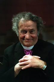 Kurt Weinzierl (Monsignore Fatzl).