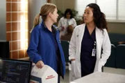 Werden mit neuen Herausforderungen konfrontiert: Meredith (Ellen Pompeo, l.) und Cristina (Sandra Oh, r.) ...