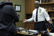 Captain Ray Holt (André Braugher)