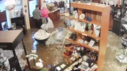 Laden überschwemmt