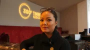 Cocktails sind ihre Welt: Linh Nugyen aus Marburg gewann 2022 die Bartender-Weltmeisterschaft.