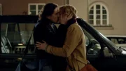Nach einem ungewöhnlichen Kennenlernen: der erste Kuss zwischen Peter (Sverrir Gudnason) und Clara (Josephine Bornebusch).