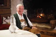 Promiwirt Balthasar Hauser beim Interview, während ServusTV´s "Pisten, Party, Pulverschnee" in Golling am Wilden Kaiser, Salzburg, Österreich, am 01.09.2023