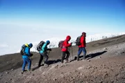 SRF DOK
Abenteuer Kilimandscharo - Auf Expedition in Tansania
Folge 3
Kräftezehrender Aufstieg auf den Kilimandscharo
2023
SRF
