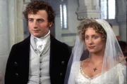 Bingley (Crispin Bonham-Carter) und Jane (Susannah Harker) können nach Überwindung aller Hindernisse schließlich heiraten.