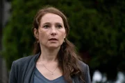 Tatort – Was bleibt Ist beunruhigt: Janina Elkin als Jasmina Timming  Copyright: SRF/NDR/Georges Pauly