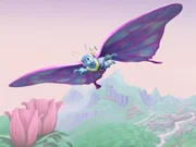 Elina und ihr kleiner Freund Bibble fliegen auf dem riesigen Schmetterling Hue zur bösen Hexe Laverna.