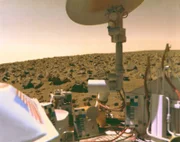 Der Mars hat einen besonderen Platz in der menschlichen Geschichte. Liegt die Faszination mit dem roten Planeten an seiner Farbe oder einer tiefen außerirdischen Verbindung zu ihm? Die NASA erforscht seit 40 Jahren diesen Planeten und könnte Beweise auf außerirdisches Leben gefunden haben ...