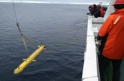 Mit hoch entwickelten Sonargeräten tasten Wissenschaftler zentimeterweise den Meeresboden ab. Wochenlang waren sie im Polarmeer unterwegs, um nach den verschollenen Wracks der Franklin-Expedition zu fahnden.