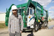 Aaron Kaufman besucht E-Z Pack, um einen genaueren Einblick in die Müllabfuhrbranche zu bekommen.
