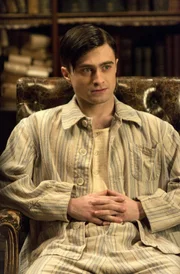 Der junge Doktor (Daniel Radcliffe) ist nervös, vor seinem ersten Arbeitstag.