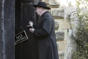 Father Brown (Mark Williams) will Rubys Mörder finden, auch wenn er dafür Grenzen überschreiten muss. Bei seiner Suche stößt er jedoch auf ein weiteres Geheimnis.