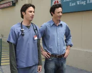 Dr. John 'J.D.' Dorian (Zach Braff, l.) und Dan Dorian (Tom Cavanagh)