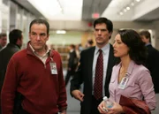 L-R: Jason Gideon (Mandy Patinkin), Aaron Hotchner (Thomas Gibson) und Elle Greenaway (Lola Glaudini)