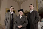 L-R: Sergeant Pickford (Ralf Little), Miss Jane Marple (Julia McKenzie), Inspector Neele (Matthew Macfadyen).