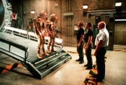 Als SG-1 von einer Mission zurückkehrt ist die Basis von Ausserirdischen übernommen worden... (Foto: Richard D. Anderson, Michael Shanks und Don S. Davis), Andy Mikita, RTL II,