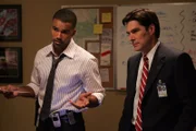 Criminal Minds Season1, Criminal Minds Staffel1, regie USA 2005, Darsteller  caption: "Won't Get Fooled Again" -- Aaron Hotchner (Thomas Gibson, right) and Derek Morgan (Shemar Moore, left) are members of the elite FBI team trying to discover the identity of a serial bomber on CRIMINAL MINDS, scheduled to air on the CBS Television Network. Photo: Justin Lubin / CBS ©2005 CBS Broadcasting Inc. All Rights Reserved copyright:Criminal Minds Season1, Criminal Minds Staffel1, regie USA 2005, Darsteller  caption: "Won't Get Fooled Again" -- Aaron Hotchner (Thomas Gibson, right) and Derek Morgan (Shemar Moore, left) are members of the elite FBI team trying to discover the identity of a serial bomber on CRIMINAL MINDS, scheduled to air on the CBS Television Network. Photo: Justin Lubin / CBS Â©2005 CBS Broadcasting Inc. All Rights Reserved copyright:
