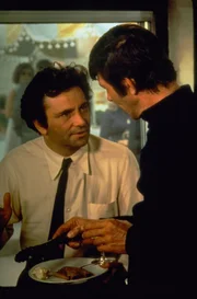 (v.l.n.r.) Columbo (Peter Falk); Dr. Barry Mayfield (Leonard Nimoy)