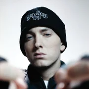 Bei den Grammy Awards 2000 gewann Eminem mit dem Lied 'My Name Is' (1999) die Auszeichnung in der Kategorie 'Best Rap Solo Performance'.