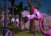 Flora, die Flamingo-Teenagerin, redet Zacki Mut zu, denn er traut sich nicht mit den anderen beim Flamingo-Mond-Tanz mitzumachen. Er denkt, er könne sich nicht gut bewegen.