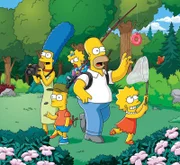 (28. Staffel) - Eine fast normale Familie: Lisa (r.), Marge (l.), Maggie (M.), Homer (2.v.r.) und Bart (2.v.l.) ...