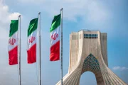 Azadi Tower mit Flaggen des IranEpisode:  Operation Chevrolet