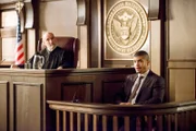 Judge McGarvey (Gaalen Engen, l.), Rene Ramirez (Rick Gonzalez)
+++