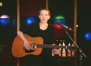 Katja Werker (spielt sich selbst) gibt ein Konzert in Reutlitz.