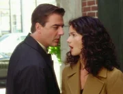 FBI-Agent Drew Haley (Chris Noth) arbeitet in einer Mordserie eng mit Jordan (Jill Hennessy) zusammen.