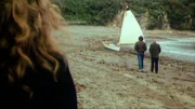 Wind weht übers Meer: Genna (Ashley Laurence) beobachtet Jonathan (Michael Landon) und Frank (Lew Ayres) (v.l.)