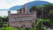 Auf Pollepel Island, einer abgelegenen Insel im Hudson River, New York, stehen die Überreste einer mysteriösen Burgruine – das Bannerman’s Castle.