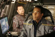 Auf einer neuen Mission: Riker (Jonathan Frakes, l.) und Mayweather (Anthony Montgomery, r.) ...