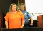 Rebecca Sears wird für den Mord an ihrer Nachbarin und Freundin Kay Parsons verurteilt. In der Zeit vor der Tat hat sie sehr viel Gewicht verloren. Nach drei Jahren im Gefängnis sah sie ganz anders aus.