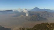 Mit 35 aktiven Vulkanen ist Java eine der naturgewaltigsten Inseln der Erde.