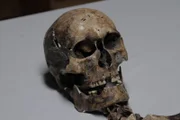 Das komplette Skelett eines römischen Soldaten, Opfer des Vesuvs, ist der beachtlichste Fund in Herculaneum, Italien.