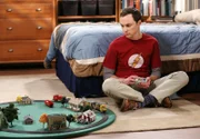 Leonard und Amy müssen Sheldon (Jim Parsons) über die Schmach hinwegtrösten, dass herausgefunden wurde, dass seine wissenschaftliche Entdeckung nur Zufall war ...