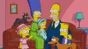 "Die Simpsons", "Kriminalakte Springfield." In seiner Box unter der Spüle bewahrt Marge das College-Geld für Lisa auf. Ihr Entsetzen ist groß, als davon auf einmal jede Spur fehlt. Bei der Ergreifung des Täters erhalten die Simpsons ungewöhnliche Hilfe. Die TV-Show 'Kriminalakte Springfield' will sich des Falles annehmen und den Diebstahl aufklären, wenn sich die Simpsons im Gegenzug bereiterklären, den Serienmachern Einblick in ihr Familienleben zu gewähren.