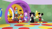 (v. l.) Pluto, Goofy, Donald, Daisy, Minnie, Micky