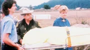 Sheriff Amos Tupper (Tom Bosley, M.) und Jessica Fletcher (Angela Lansbury, r.)