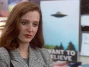 Die FBI-Agentin Dana Scully (Gillian Anderson) glaubt als Wissenschaftlerin nicht an die Existenz von UFOs.