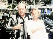 Der Gangsterboß Drayger (Michael Lombard) hält Murrays Freundin Brenda Malloy (Kay Lenz) gefangen. Er ist der Ansicht, daß sie ihn geschäftlich betrügen wollte.